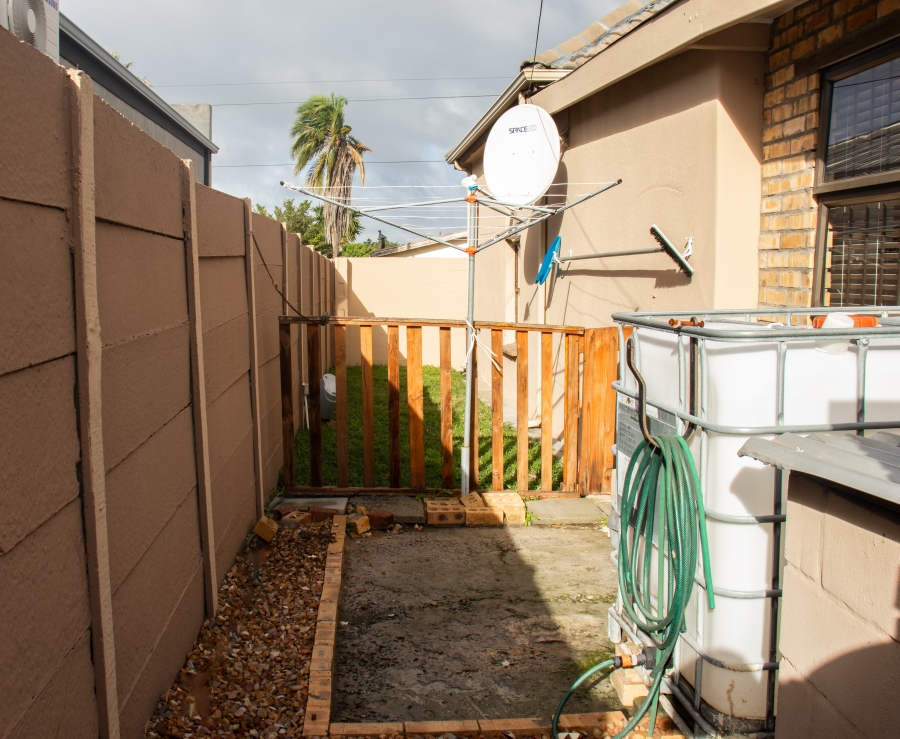 2 Bedroom Property for Sale in Bo Oakdale Western Cape